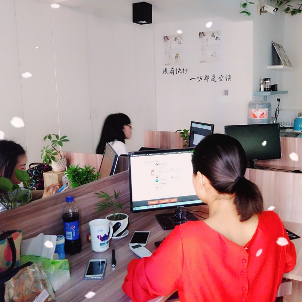 重庆招聘富士康普工男女不限+五险1金+伙食好