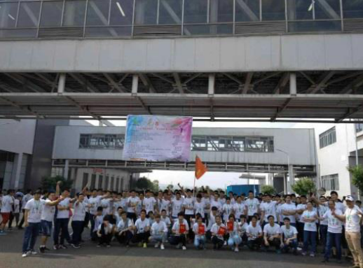 重庆招聘翊宝诚招操作工4000+包吃住+坐着上