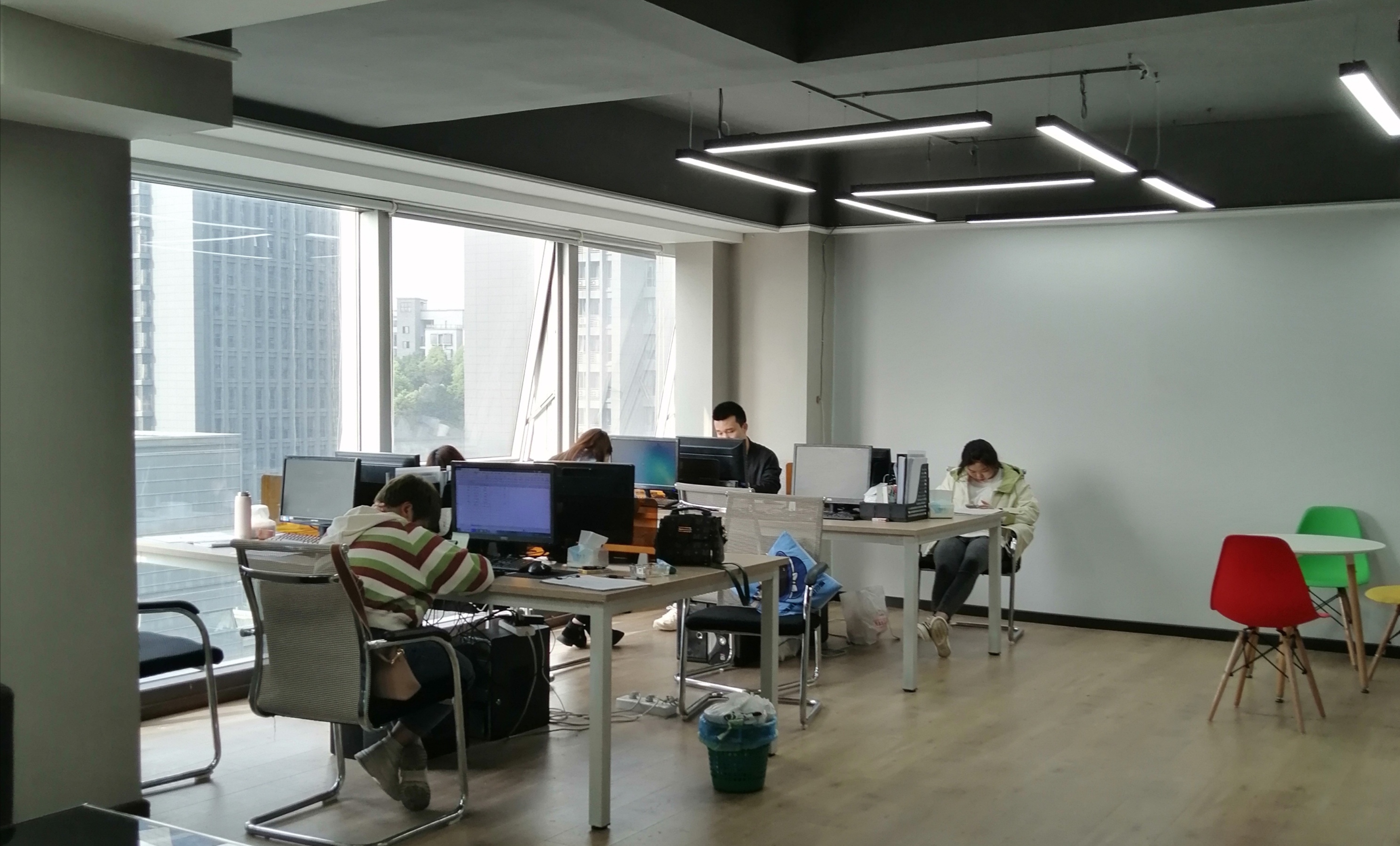 重庆智奇商务信息咨询有限公司 环境照片活动图片