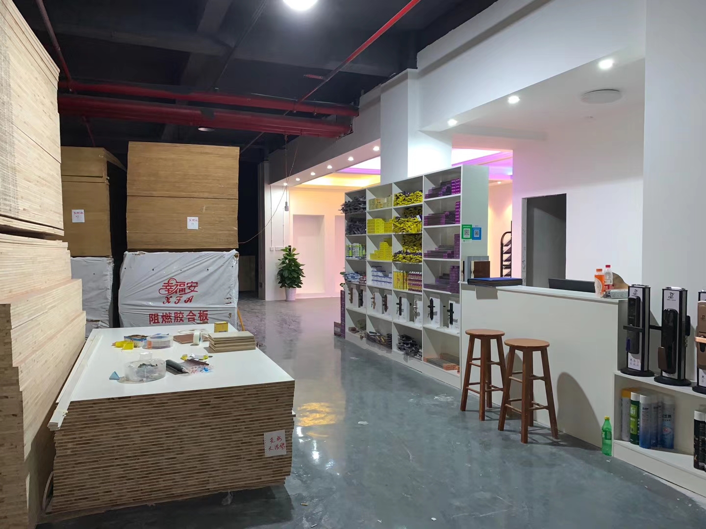 重庆东冠建筑装饰材料有限公司 环境照片活动图片